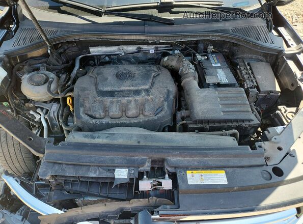 3VV2B7AX2NM021316 2022 VOLKSWAGEN TIGUAN Gray Widok komory silnika
