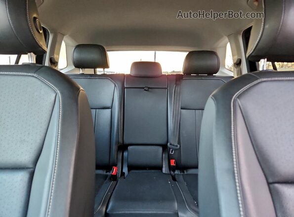 3VV2B7AX2PM066047 2023 VOLKSWAGEN TIGUAN Черный Вид задних сидений