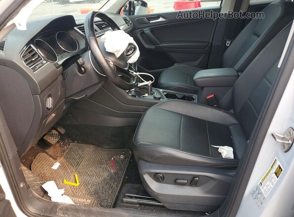3VV2B7AX3JM114940 2018 VOLKSWAGEN TIGUAN White Vista interior delantera