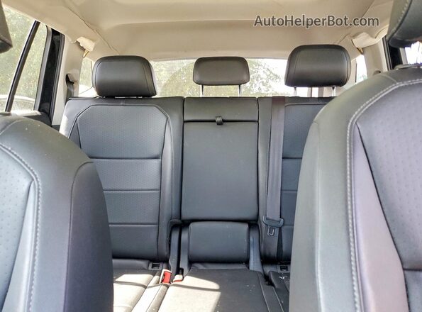3VV2B7AX3JM219896 2018 VOLKSWAGEN TIGUAN Black Widok tylnych siedzeń