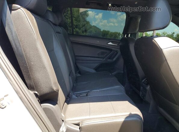 3VV2B7AX3LM167012 2020 VOLKSWAGEN TIGUAN Silver Vista interior trasera
