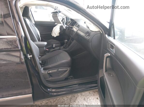 3VV2B7AX3MM061953 2021 VOLKSWAGEN TIGUAN Black Vista interior delantera