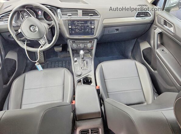 3VV2B7AX3MM073763 2021 VOLKSWAGEN TIGUAN Blue Vista del salpicadero