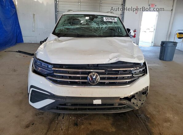 3VV2B7AX3NM106391 2022 VOLKSWAGEN TIGUAN Белый Вид спереди