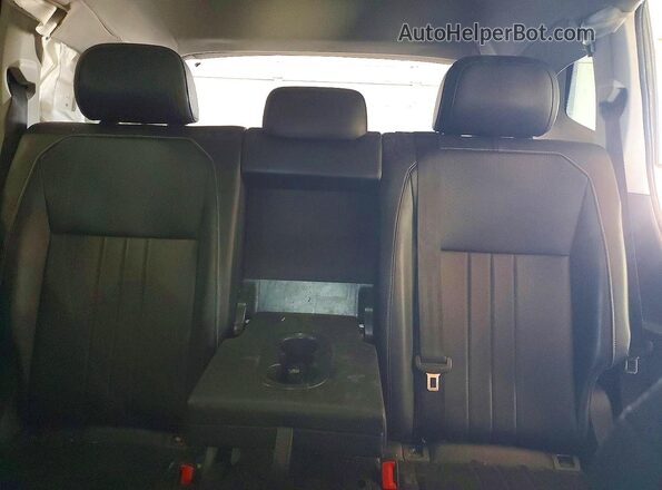 3VV2B7AX3NM106391 2022 VOLKSWAGEN TIGUAN Белый Вид задних сидений
