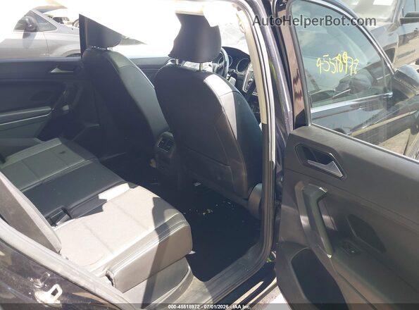 3VV2B7AX4JM110640 2018 VOLKSWAGEN TIGUAN Black Widok naklejki z numerem VIN