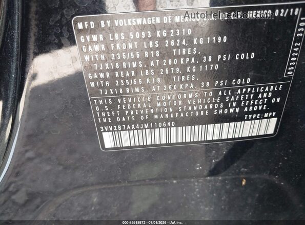 3VV2B7AX4JM110640 2018 VOLKSWAGEN TIGUAN Black Widok komory silnika