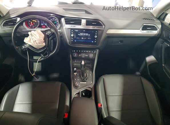 3VV2B7AX4JM134677 2018 VOLKSWAGEN TIGUAN White Вид панелі приладів