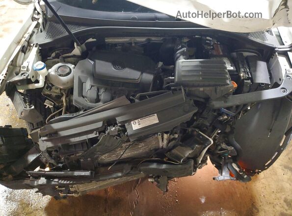 3VV2B7AX4JM134677 2018 VOLKSWAGEN TIGUAN White Вид підкапотного простору