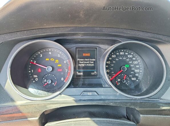 3VV2B7AX4JM163533 2018 VOLKSWAGEN TIGUAN White Widok zestawu wskaźników