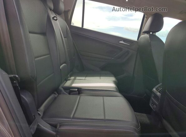 3VV2B7AX4LM072474 2020 VOLKSWAGEN TIGUAN Gray Вид задньої частини салону