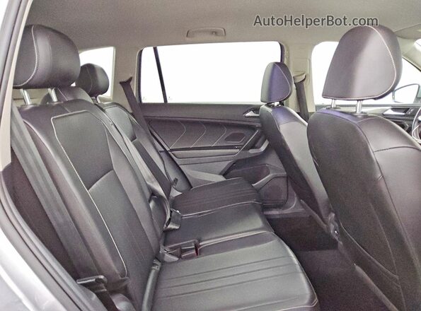 3VV2B7AX4NM142400 2022 VOLKSWAGEN TIGUAN Silver Widok tylnych siedzeń