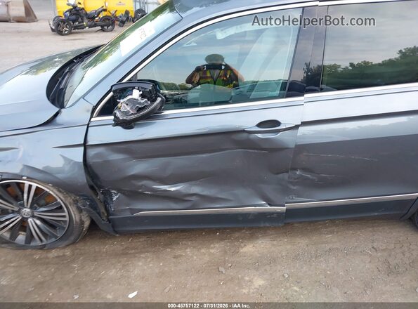 3VV2B7AX5JM120593 2018 VOLKSWAGEN TIGUAN Gray 