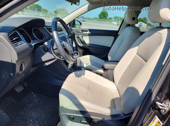 3VV2B7AX5JM156817 2018 VOLKSWAGEN TIGUAN Black წინა სალონის ხედი