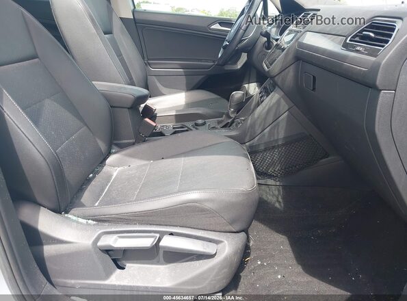 3VV2B7AX5KM033438 2019 VOLKSWAGEN TIGUAN White Front interior view