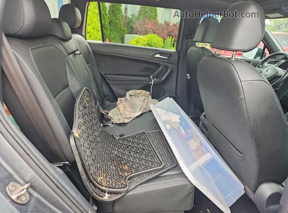 3VV2B7AX5KM104136 2019 VOLKSWAGEN TIGUAN Серый Вид задней части салона