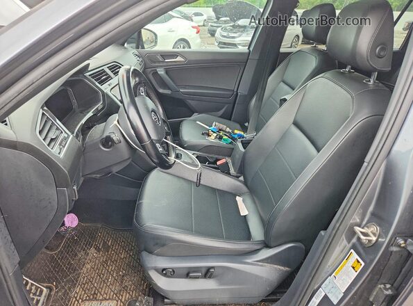 3VV2B7AX5KM104136 2019 VOLKSWAGEN TIGUAN Серый Вид салона спереди