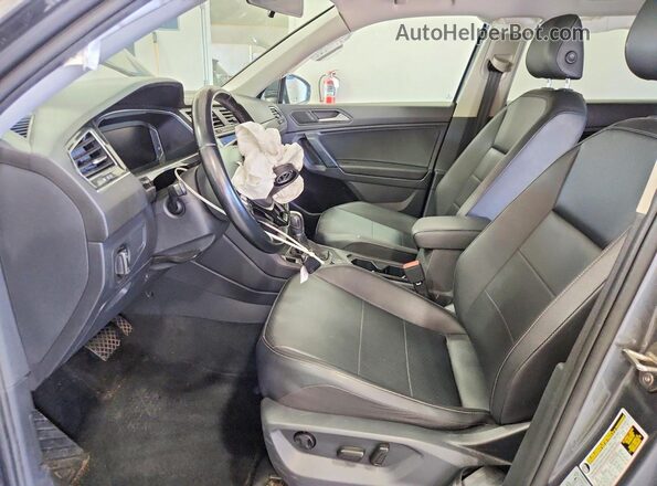 3VV2B7AX5KM127710 2019 VOLKSWAGEN TIGUAN Gray Front interior view