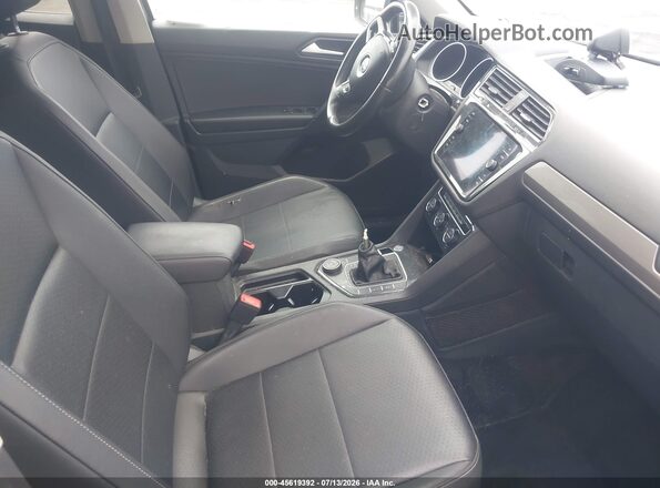 3VV2B7AX5KM158861 2019 VOLKSWAGEN TIGUAN Light Blue Вид салона спереди