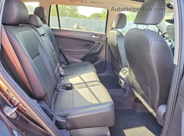 3VV2B7AX5LM080907 2020 VOLKSWAGEN TIGUAN Black Սալոնի հետևի տեսք