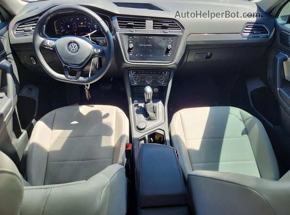 3VV2B7AX5LM111055 2020 VOLKSWAGEN TIGUAN White Vista del salpicadero