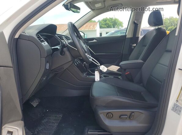 3VV2B7AX5MM045690 2021 VOLKSWAGEN TIGUAN Silver Вид салону спереду