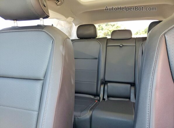 3VV2B7AX5MM104821 2021 VOLKSWAGEN TIGUAN White Հետևի նստատեղերի տեսք