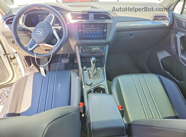 3VV2B7AX5NM149940 2022 VOLKSWAGEN TIGUAN Белый Вид панели приборов