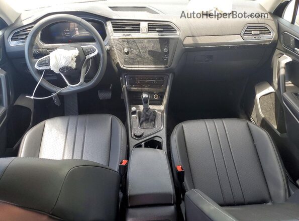 3VV2B7AX5PM106542 2023 VOLKSWAGEN TIGUAN Silver Առջևի վահանակի տեսք