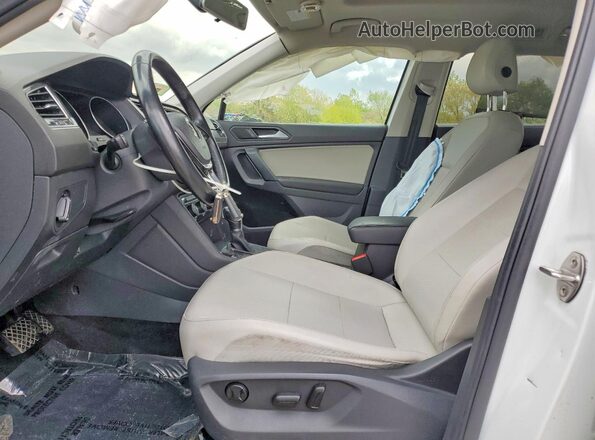 3VV2B7AX6KM004885 2019 VOLKSWAGEN TIGUAN White წინა სალონის ხედი
