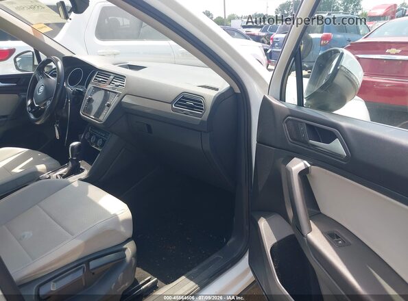 3VV2B7AX6KM109202 2019 VOLKSWAGEN TIGUAN White Widok wnętrza z przodu