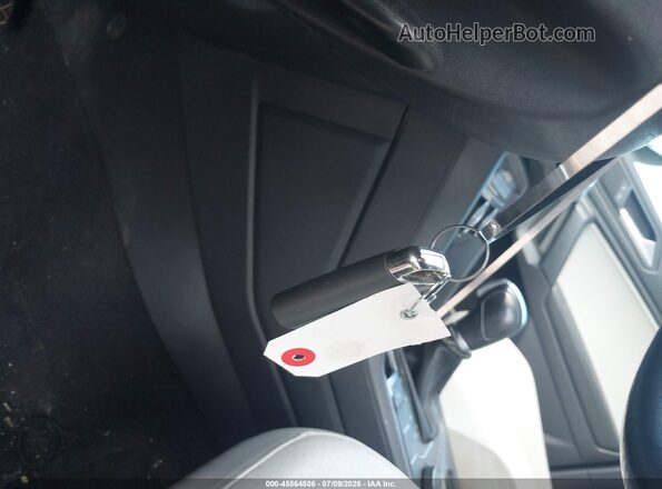 3VV2B7AX6KM109202 2019 VOLKSWAGEN TIGUAN White Widok deski rozdzielczej