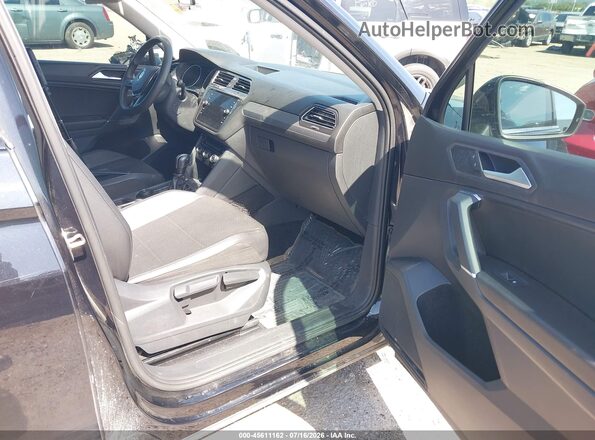 3VV2B7AX6LM111596 2020 VOLKSWAGEN TIGUAN Черный Вид салона спереди