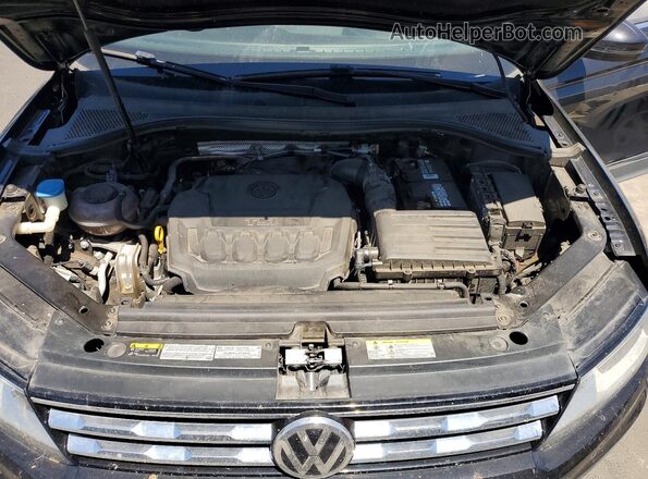 3VV2B7AX6MM064409 2021 VOLKSWAGEN TIGUAN Black Widok komory silnika