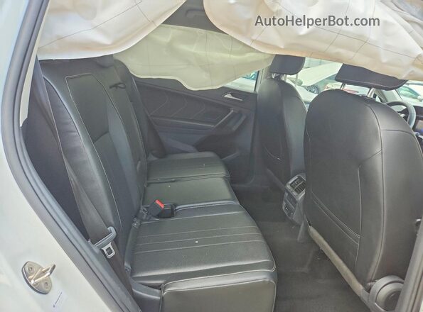 3VV2B7AX6NM150403 2022 VOLKSWAGEN TIGUAN White Widok tylnych siedzeń