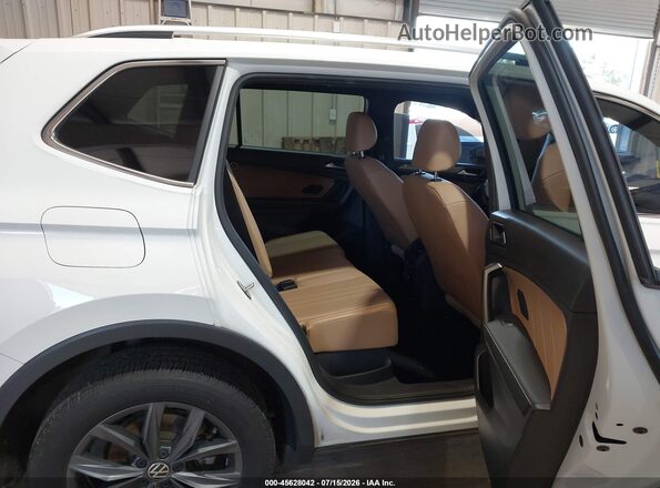 3VV2B7AX6NM177259 2022 VOLKSWAGEN TIGUAN White VIN კოდის სტიკერის ხედი