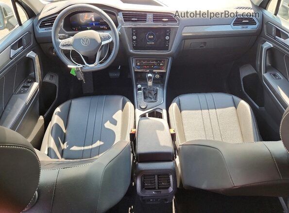 3VV2B7AX6RM154277 2024 VOLKSWAGEN TIGUAN Silver Dashboard view