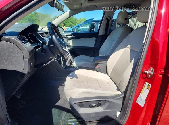 3VV2B7AX7JM148900 2018 VOLKSWAGEN TIGUAN Red Vista interior delantera