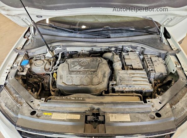 3VV2B7AX7JM151831 2018 VOLKSWAGEN TIGUAN White ძრავის განყოფილების ხედი