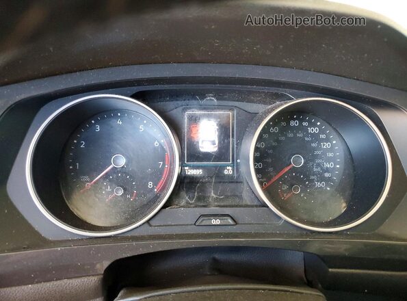 3VV2B7AX7JM172405 2018 VOLKSWAGEN TIGUAN Black Widok zestawu wskaźników