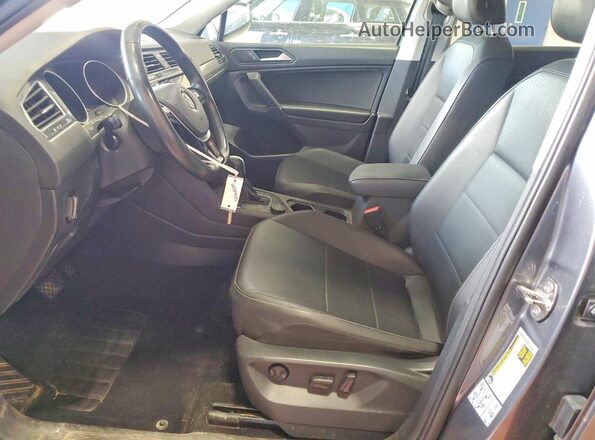 3VV2B7AX7LM116600 2020 VOLKSWAGEN TIGUAN Gray Вид салону спереду