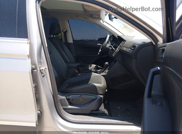 3VV2B7AX7MM130269 2021 VOLKSWAGEN TIGUAN Gray Vista interior delantera