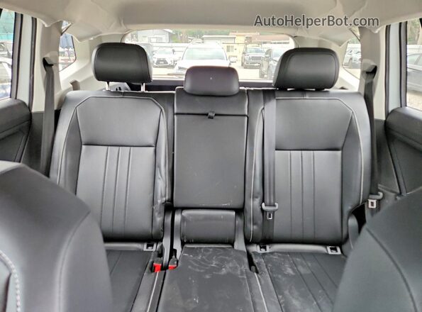 3VV2B7AX7RM098849 2024 VOLKSWAGEN TIGUAN White Vista de los asientos traseros