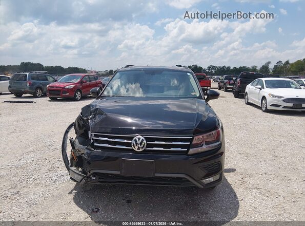 3VV2B7AX8JM000772 2018 VOLKSWAGEN TIGUAN Black წინა პანელის ხედი
