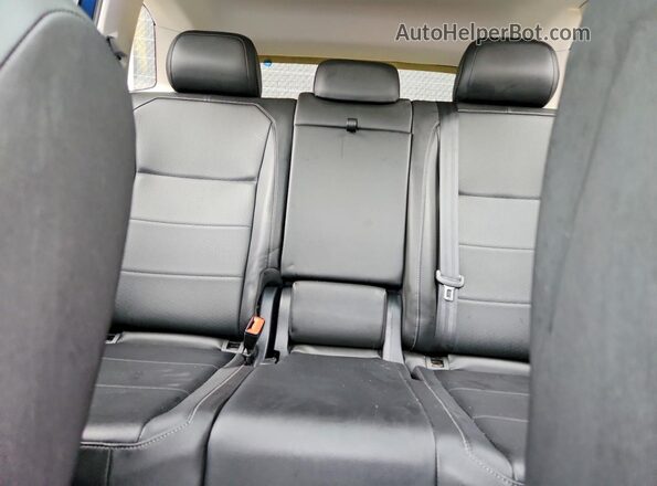 3VV2B7AX8JM178150 2018 VOLKSWAGEN TIGUAN Blue უკანა სავარძლების ხედი