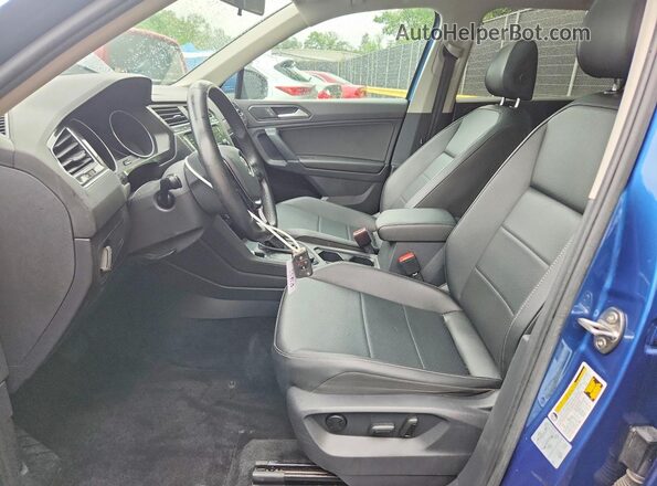 3VV2B7AX8JM178150 2018 VOLKSWAGEN TIGUAN Blue წინა სალონის ხედი