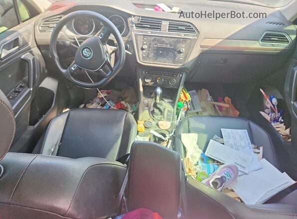 3VV2B7AX8JM220896 2018 VOLKSWAGEN TIGUAN Black Dashboard view