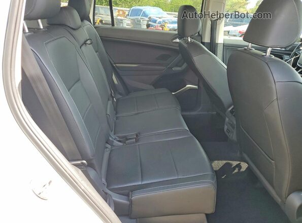 3VV2B7AX8KM053764 2019 VOLKSWAGEN TIGUAN White Vista interior trasera