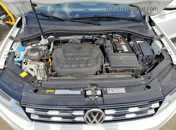 3VV2B7AX8KM053764 2019 VOLKSWAGEN TIGUAN White Vista del compartimento del motor