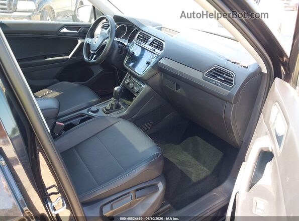 3VV2B7AX8LM053703 2020 VOLKSWAGEN TIGUAN Black Սալոնի դիմացի տեսք